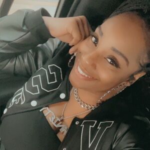 Meet your Posher, Vaniety